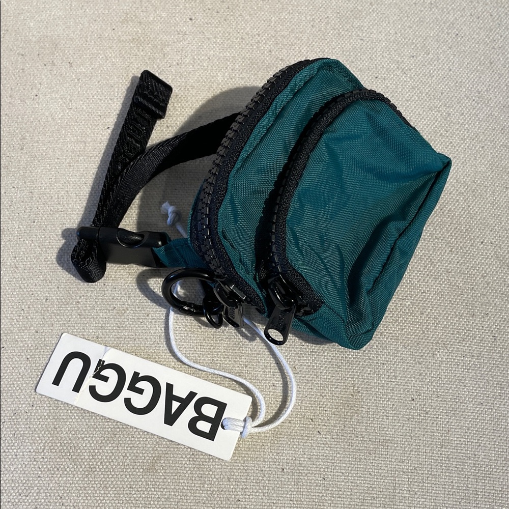 NWT BAGGU Fanny Pack Charm in Cypress